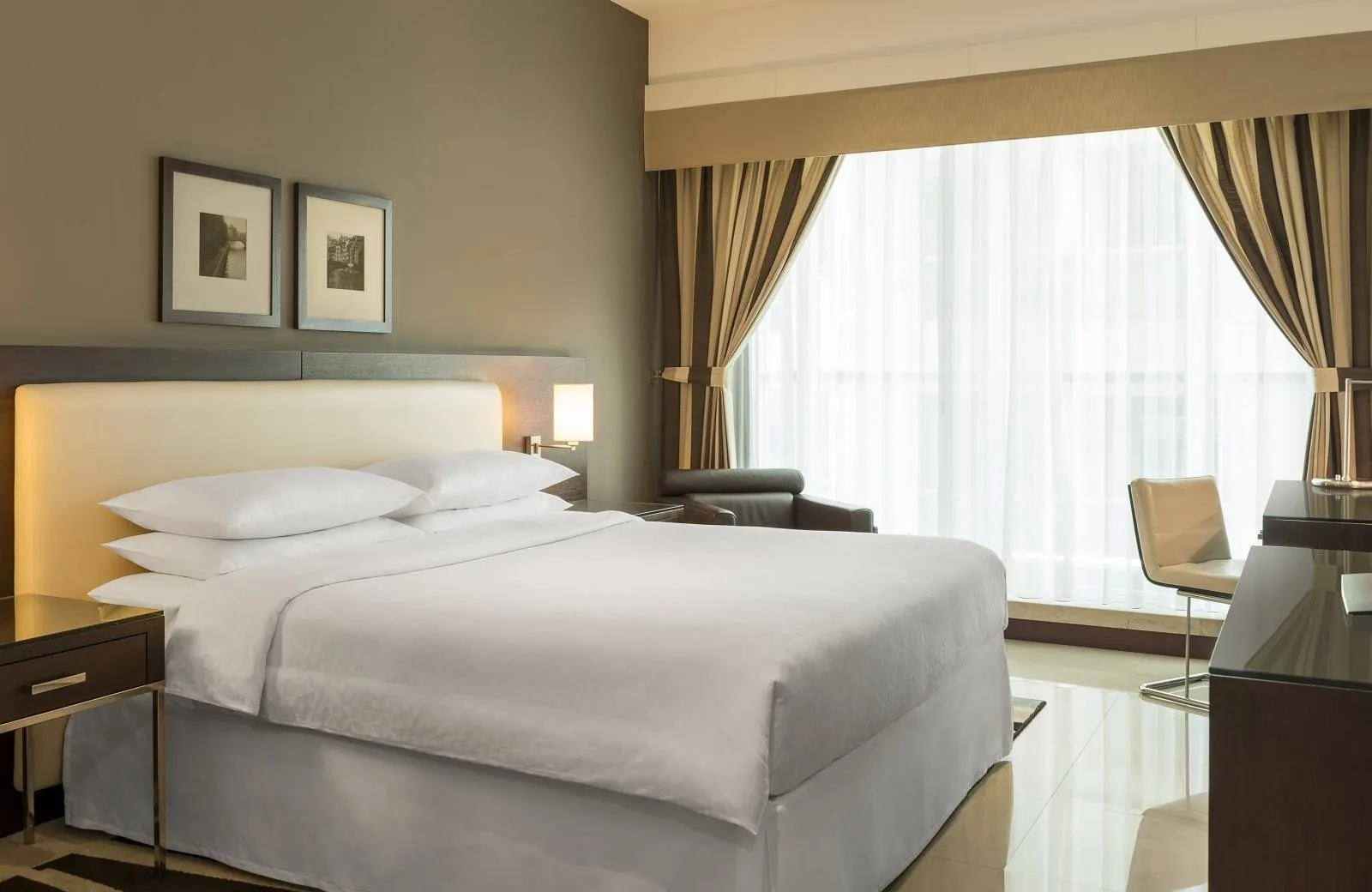 Four Points By Sheraton Sheikh Zayed Road 4*