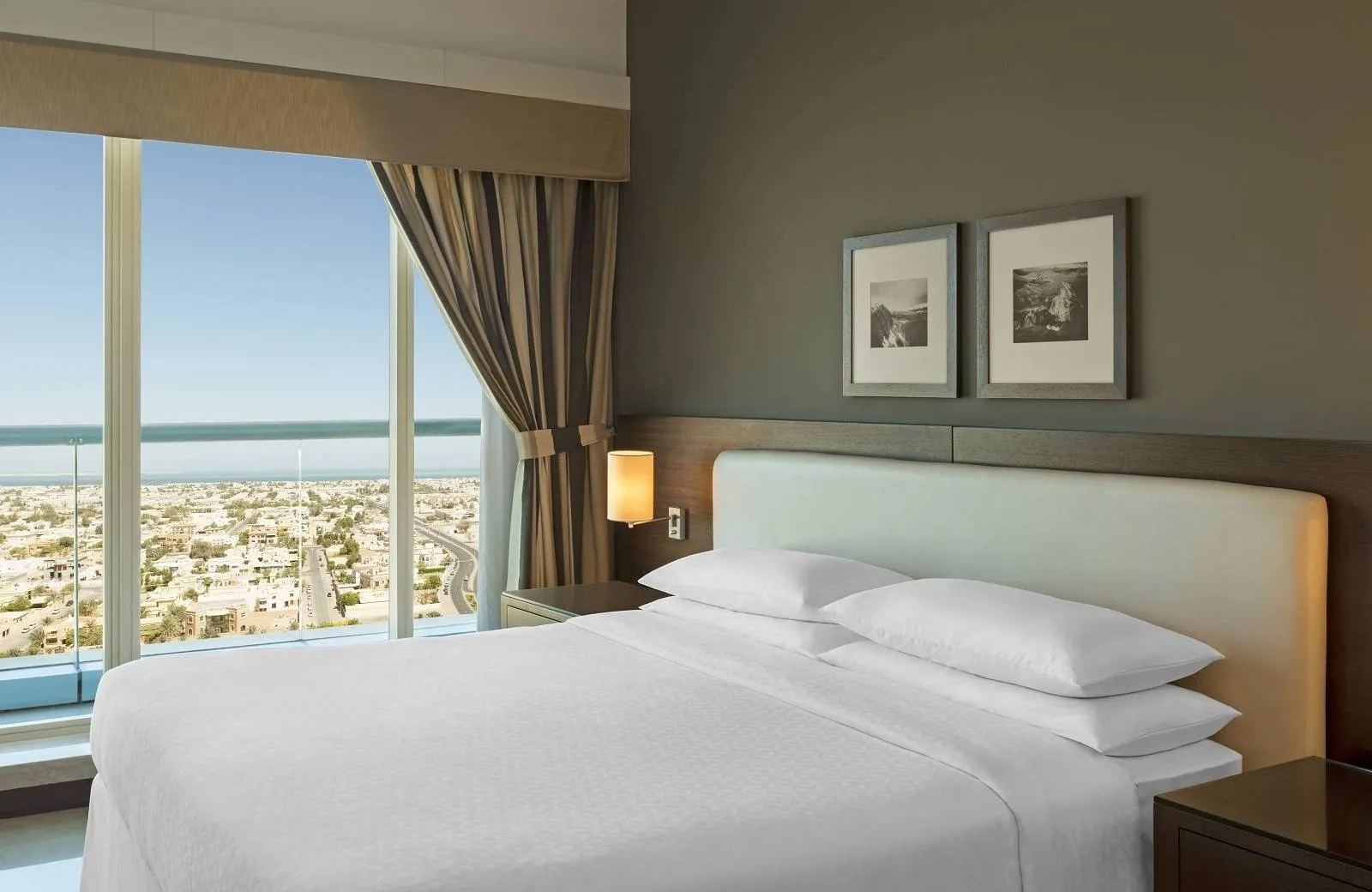 Four Points By Sheraton Sheikh Zayed Road 4*