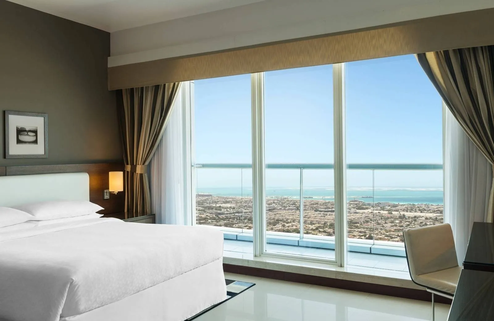 Four Points By Sheraton Sheikh Zayed Road 4*