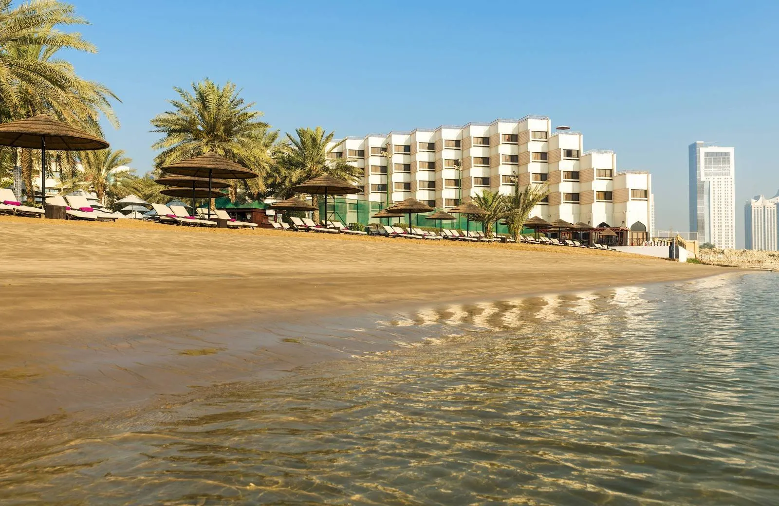 Le Meridien Abu Dhabi 4*