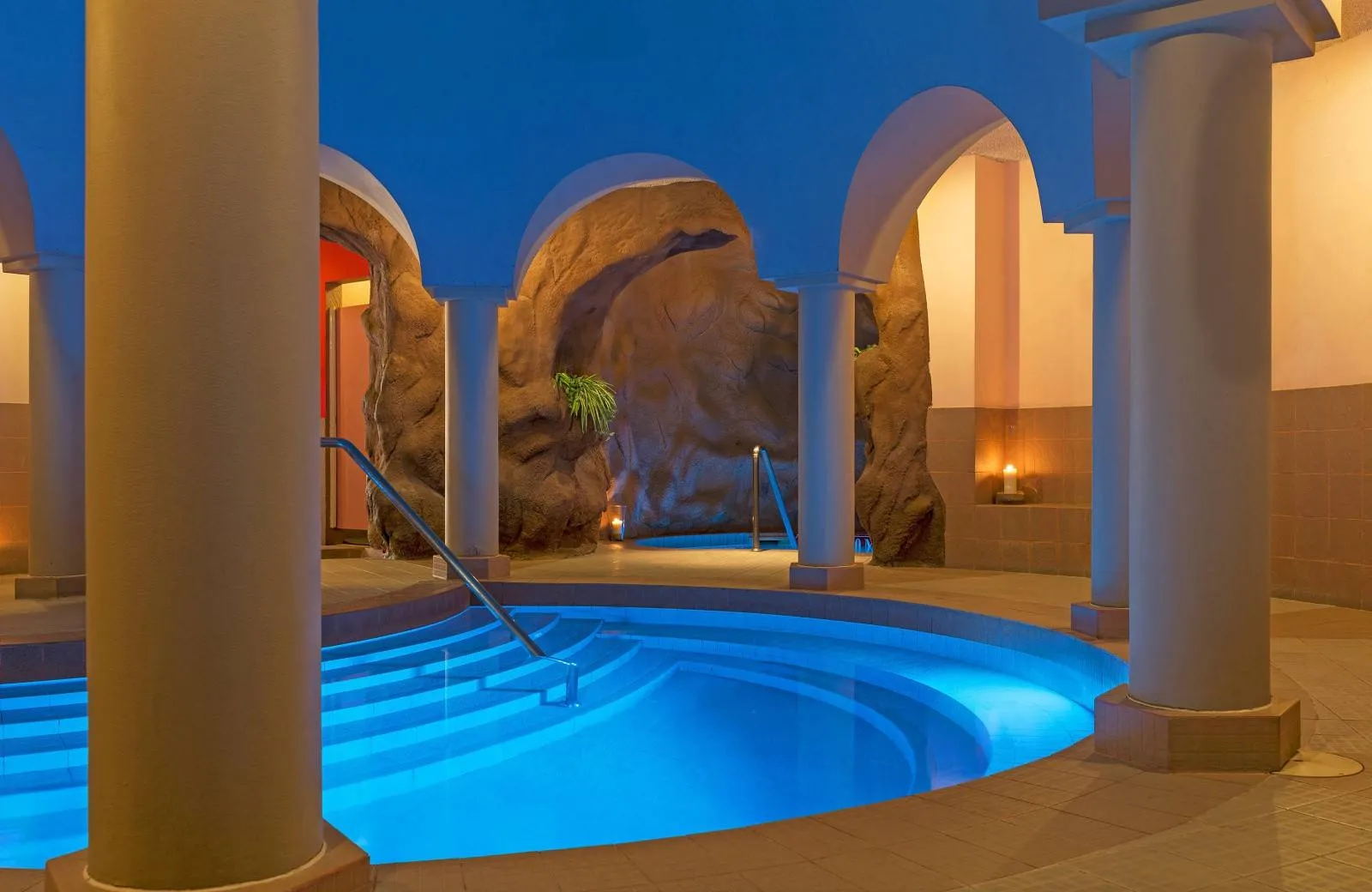 Le Meridien Abu Dhabi 4*