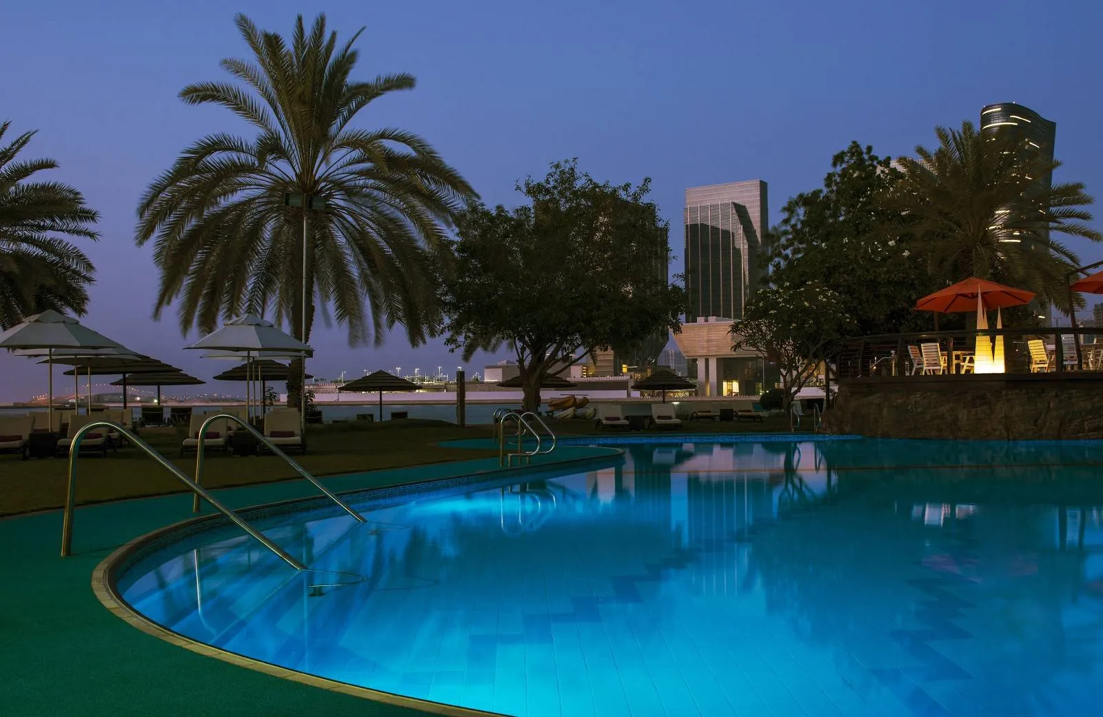 Le Meridien Abu Dhabi 4*