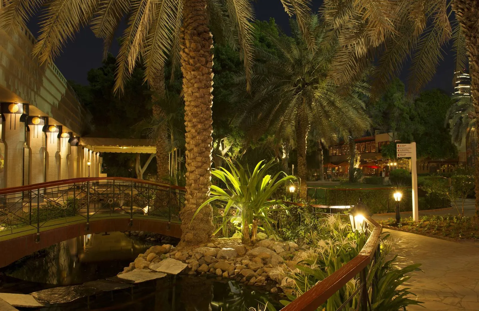 Le Meridien Abu Dhabi 4*