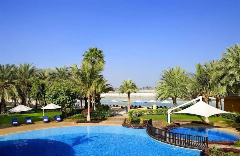 Sheraton Abu Dhabi Resort 5*