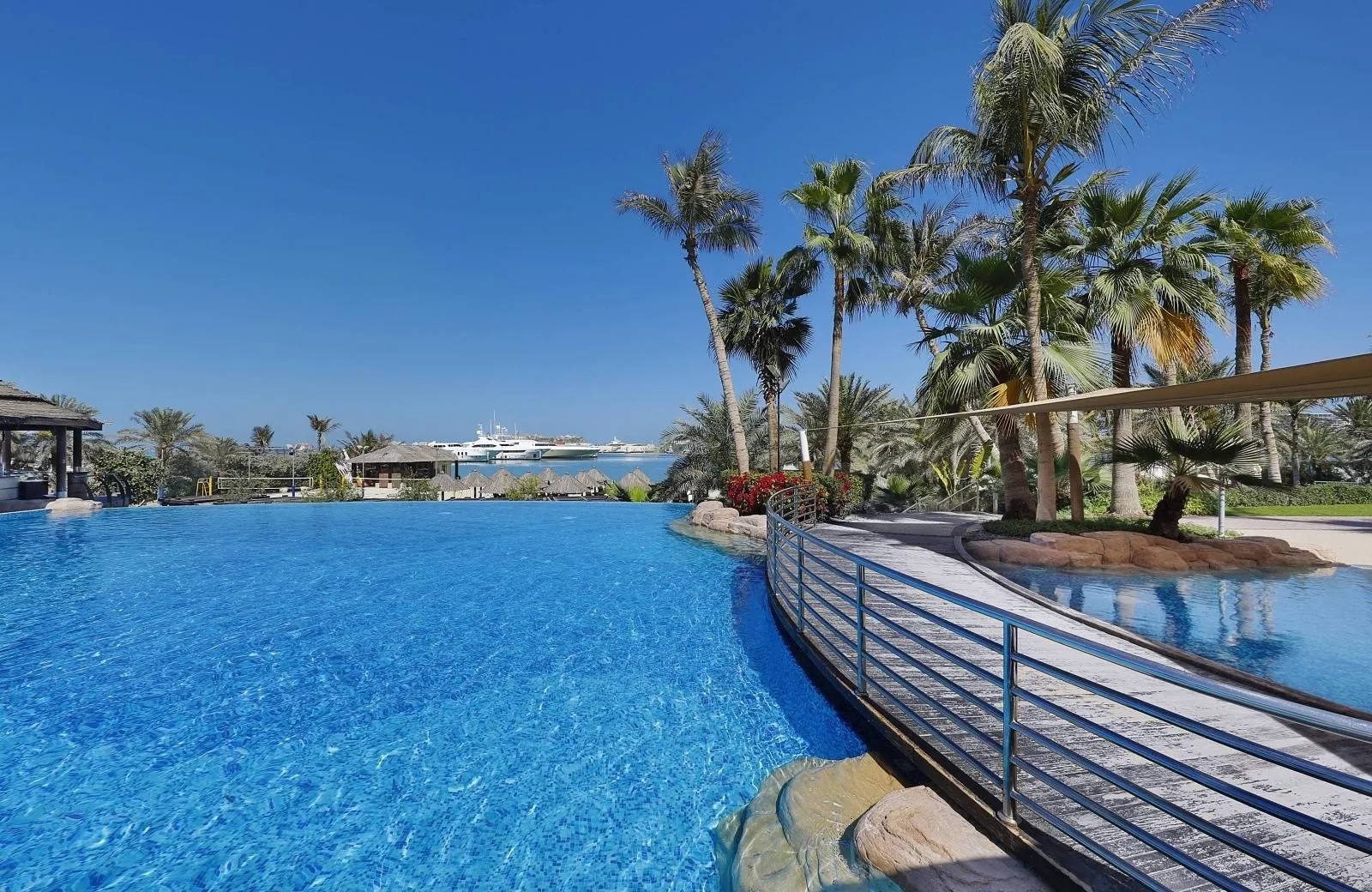 Le Méridien Mina Seyahi Beach Resort & Waterpark 5*