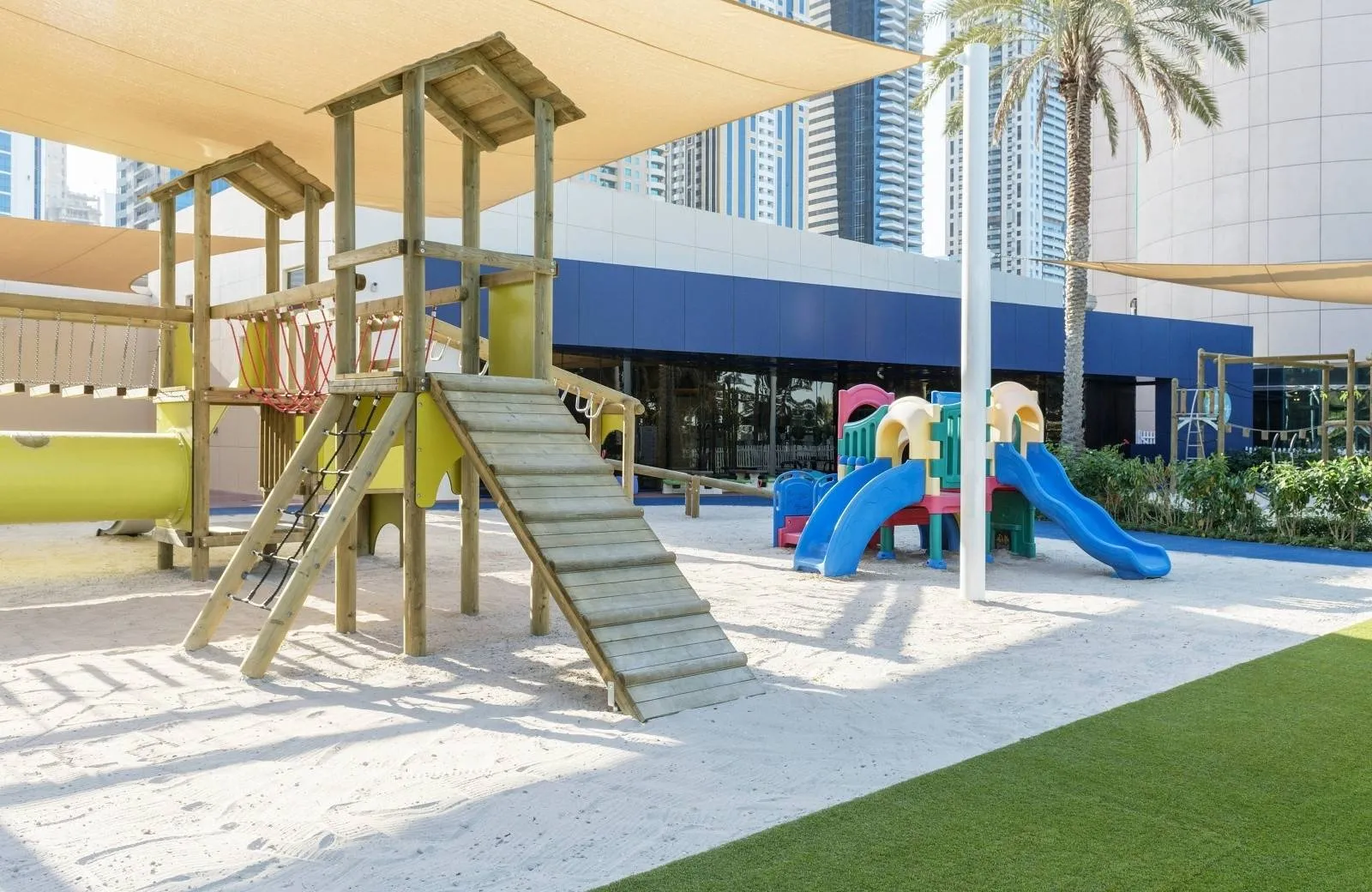 Le Méridien Mina Seyahi Beach Resort & Waterpark 5*