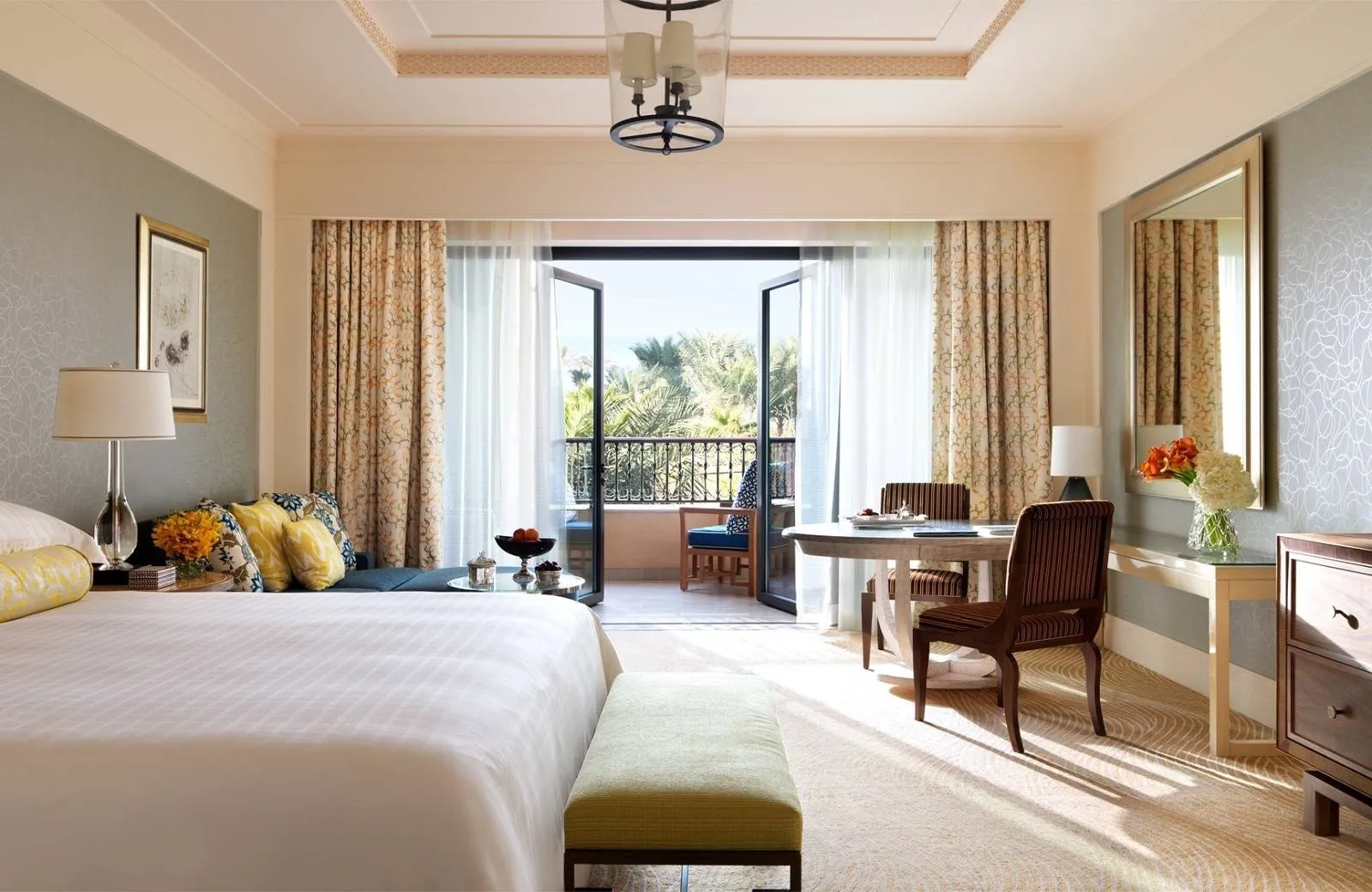 Four Seasons Resort Dubai At Jumeirah Beach 5*