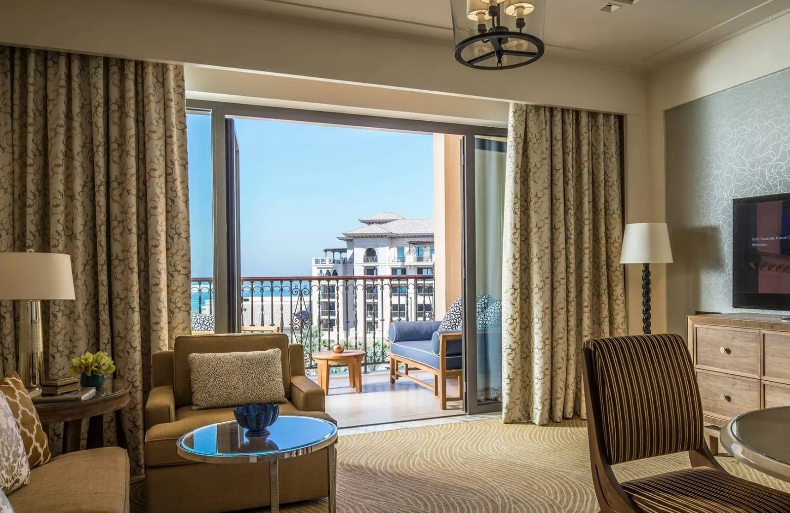 Four Seasons Resort Dubai At Jumeirah Beach 5*