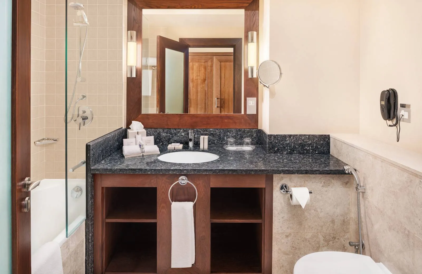 JA Ocean View Hotel 5*