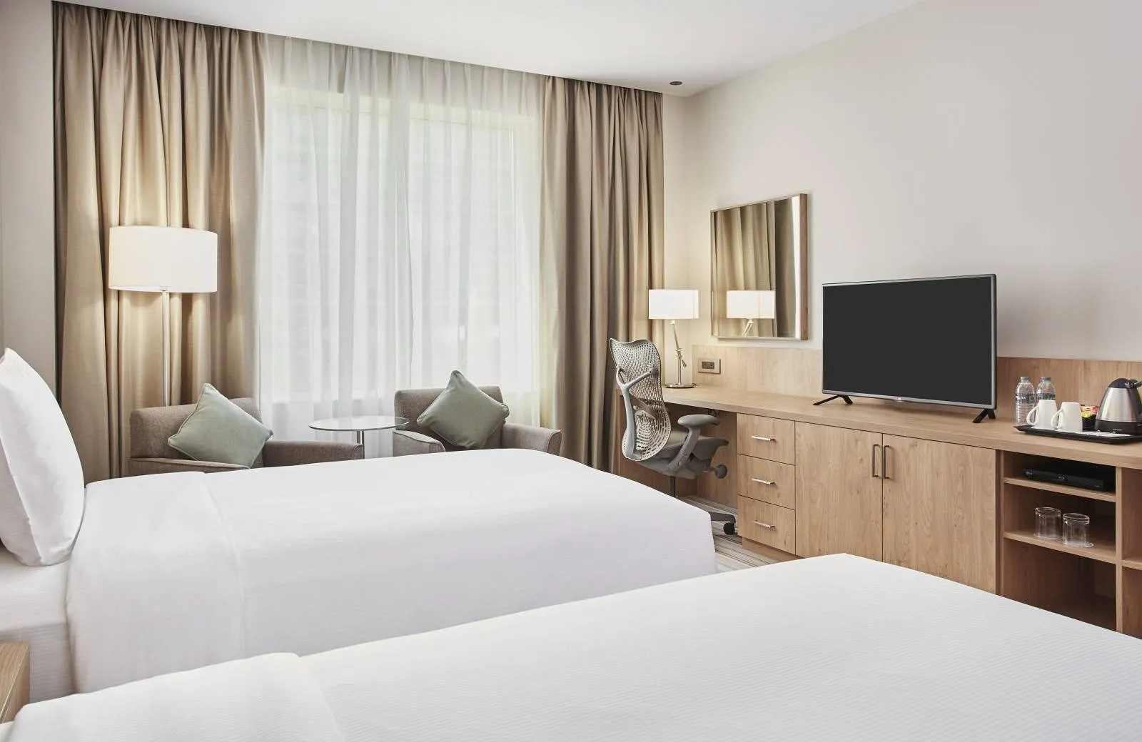 Hilton Garden Inn Dubai, Mall Avenue 4*