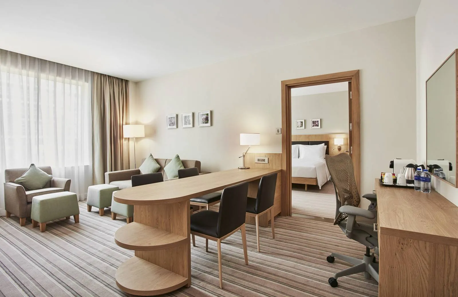 Hilton Garden Inn Dubai, Mall Avenue 4*
