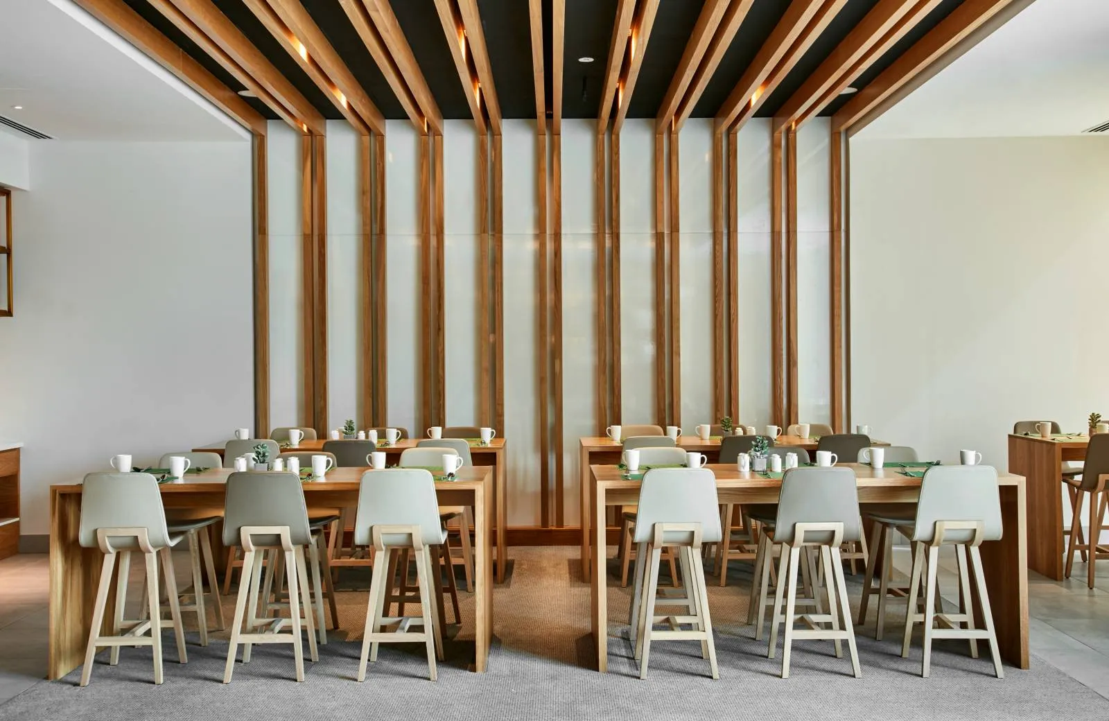 Hilton Garden Inn Dubai, Mall Avenue 4*