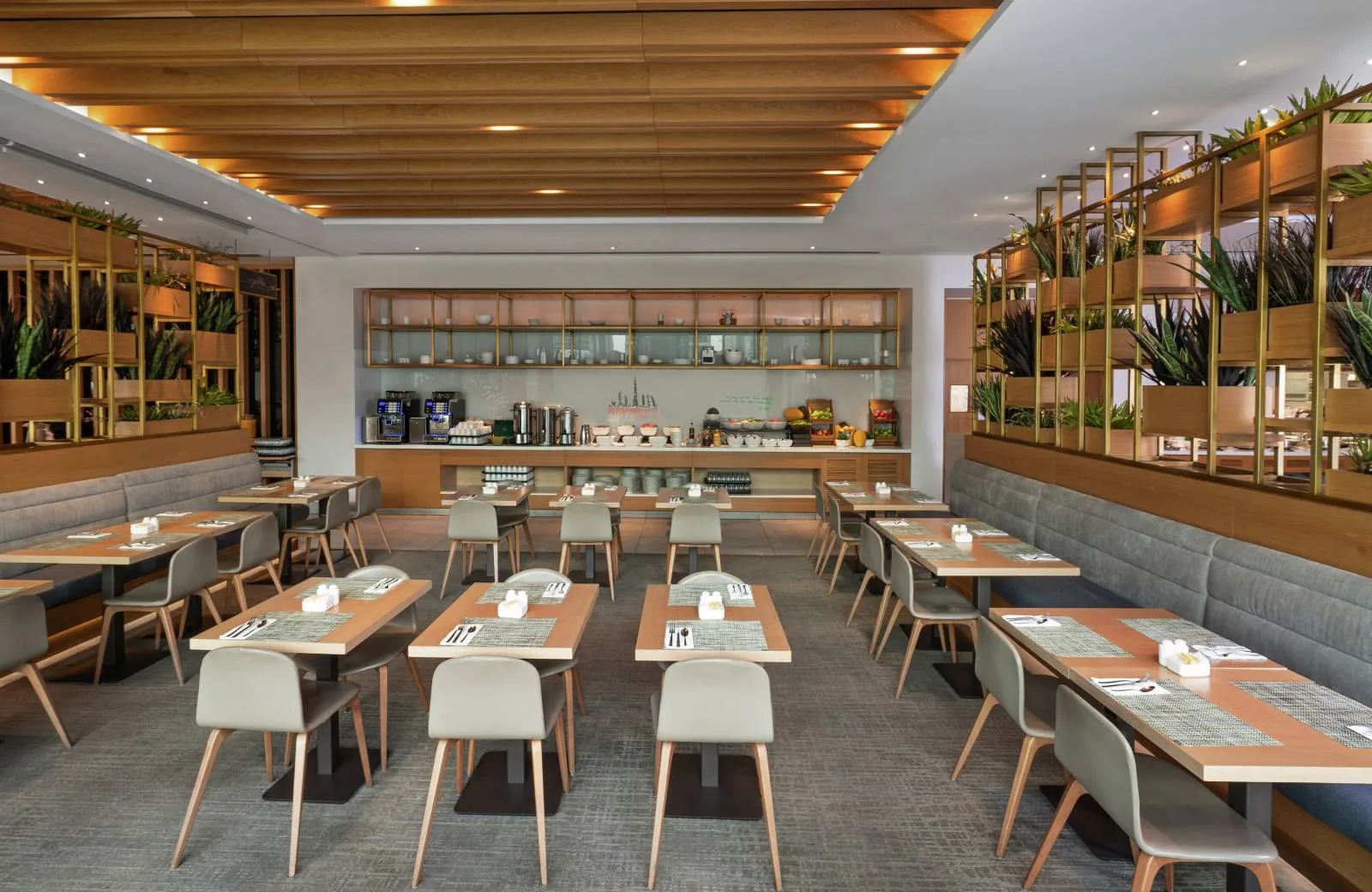 Hilton Garden Inn Dubai, Mall Avenue 4*