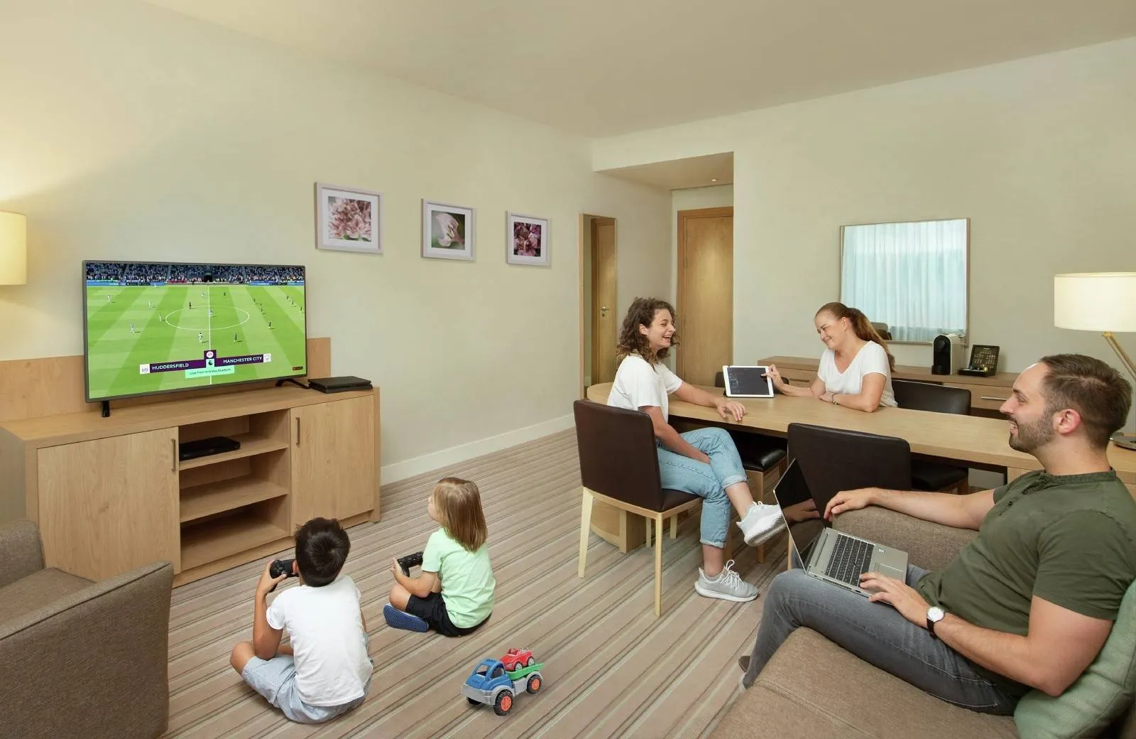 Hilton Garden Inn Dubai, Mall Avenue 4*