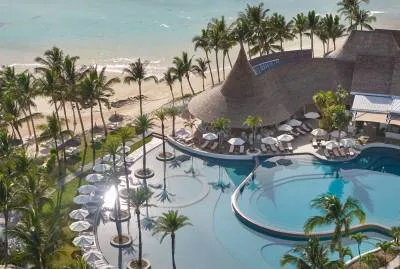 LUX* Belle Mare 5*