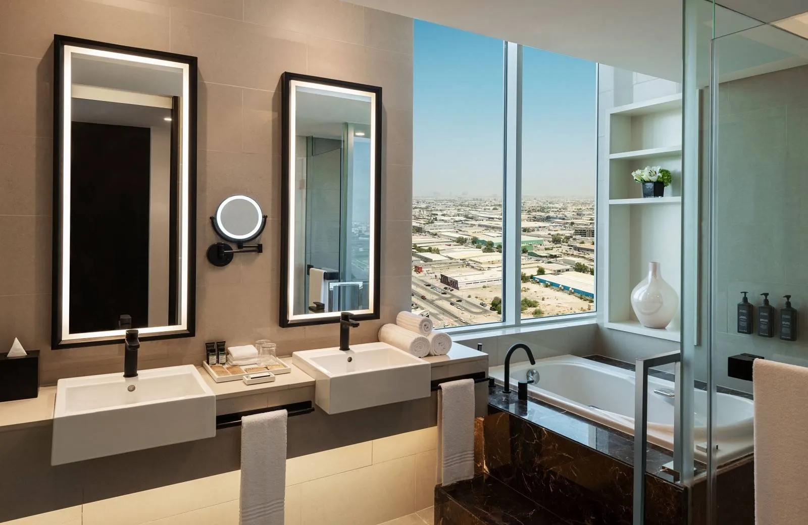 Sheraton Mall of the Emirates Hotel, Dubai 5*