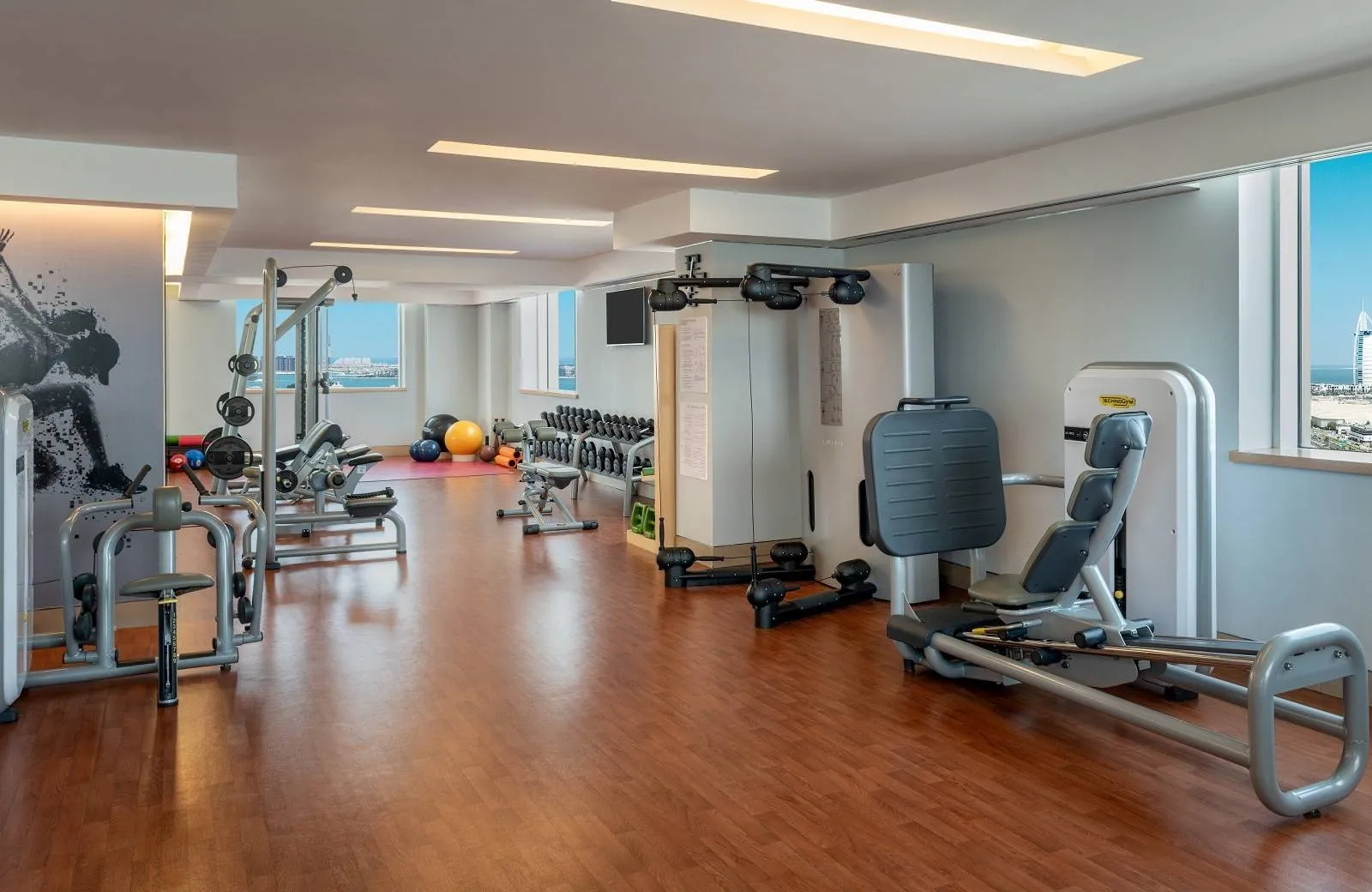 Sheraton Mall of the Emirates Hotel, Dubai 5*