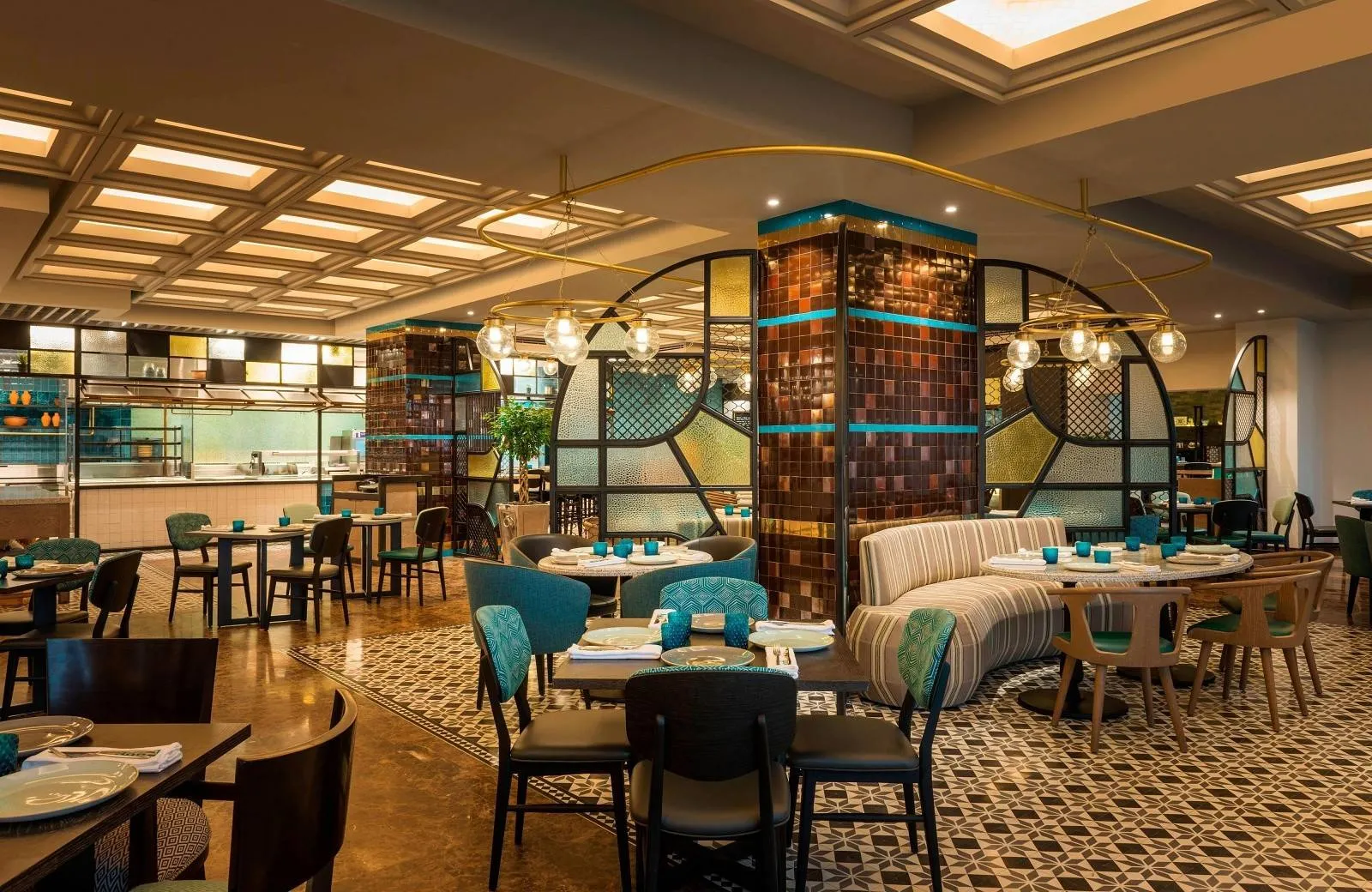 Sheraton Mall of the Emirates Hotel, Dubai 5*