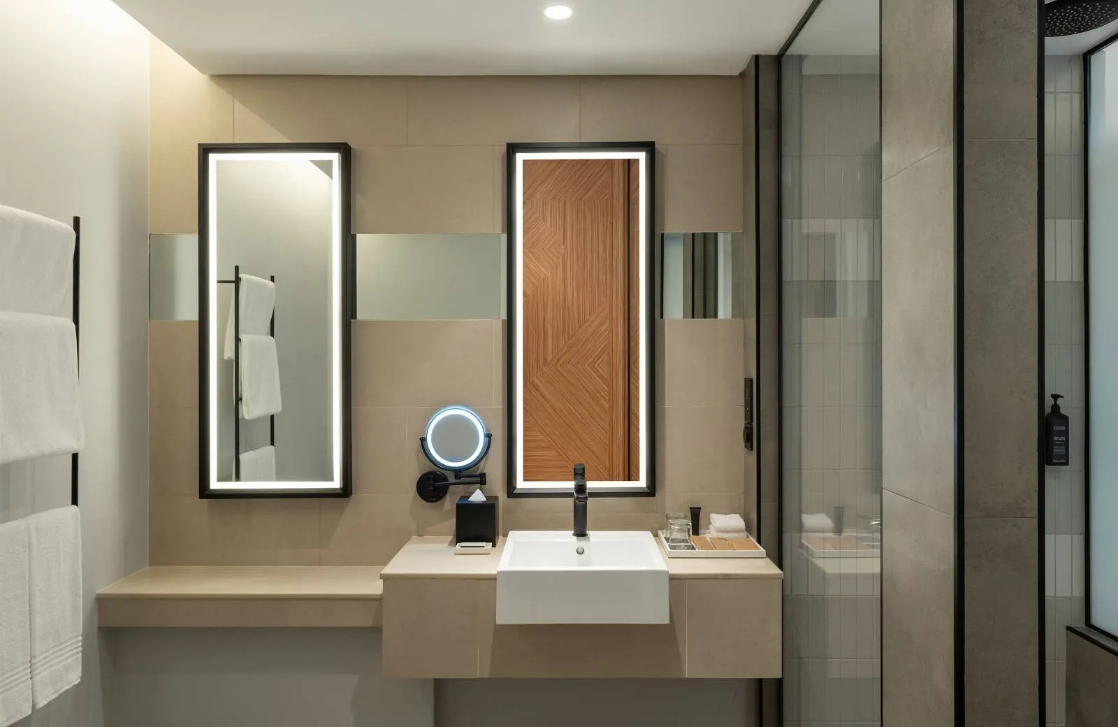 Sheraton Mall of the Emirates Hotel, Dubai 5*