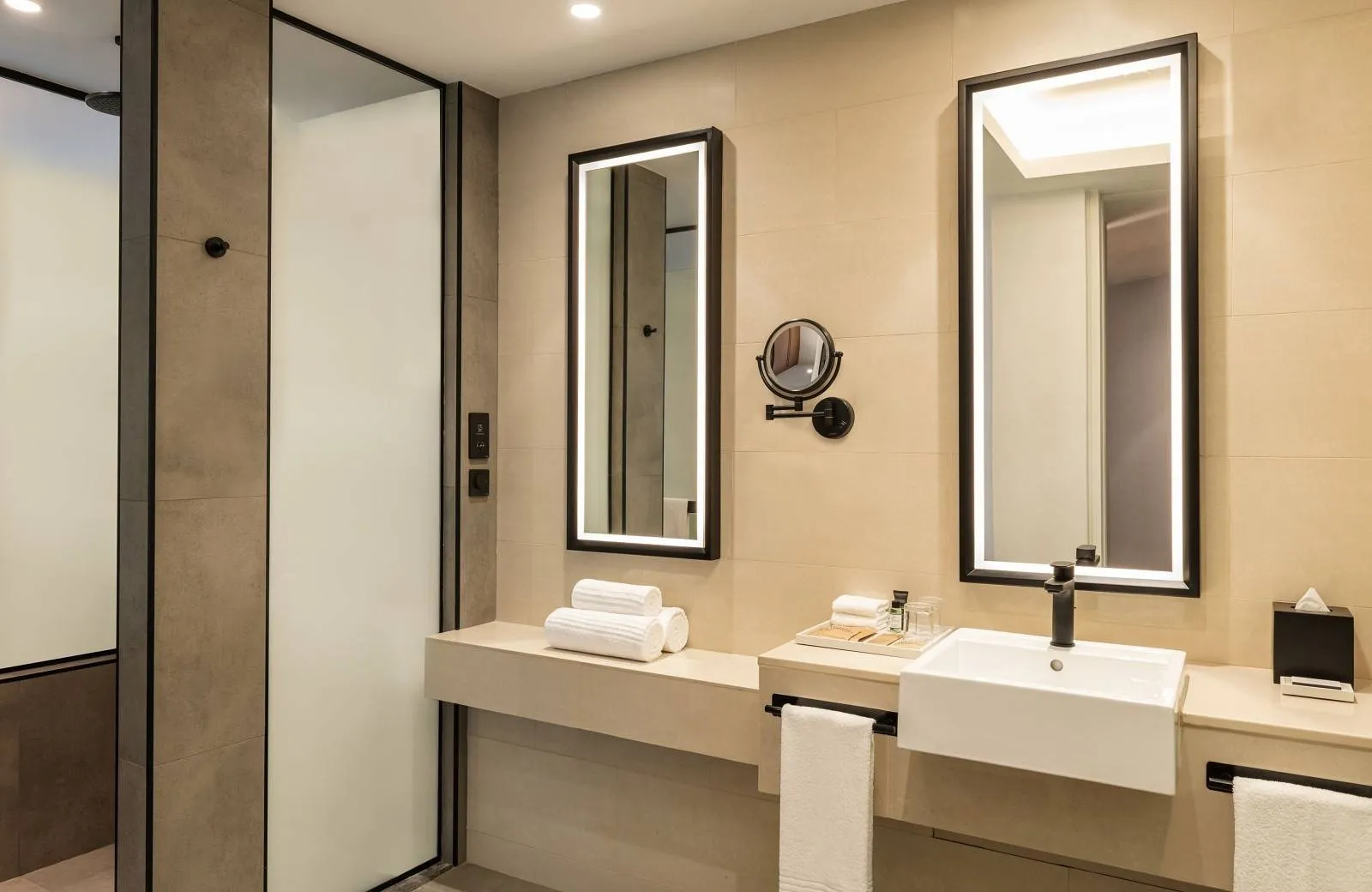 Sheraton Mall of the Emirates Hotel, Dubai 5*