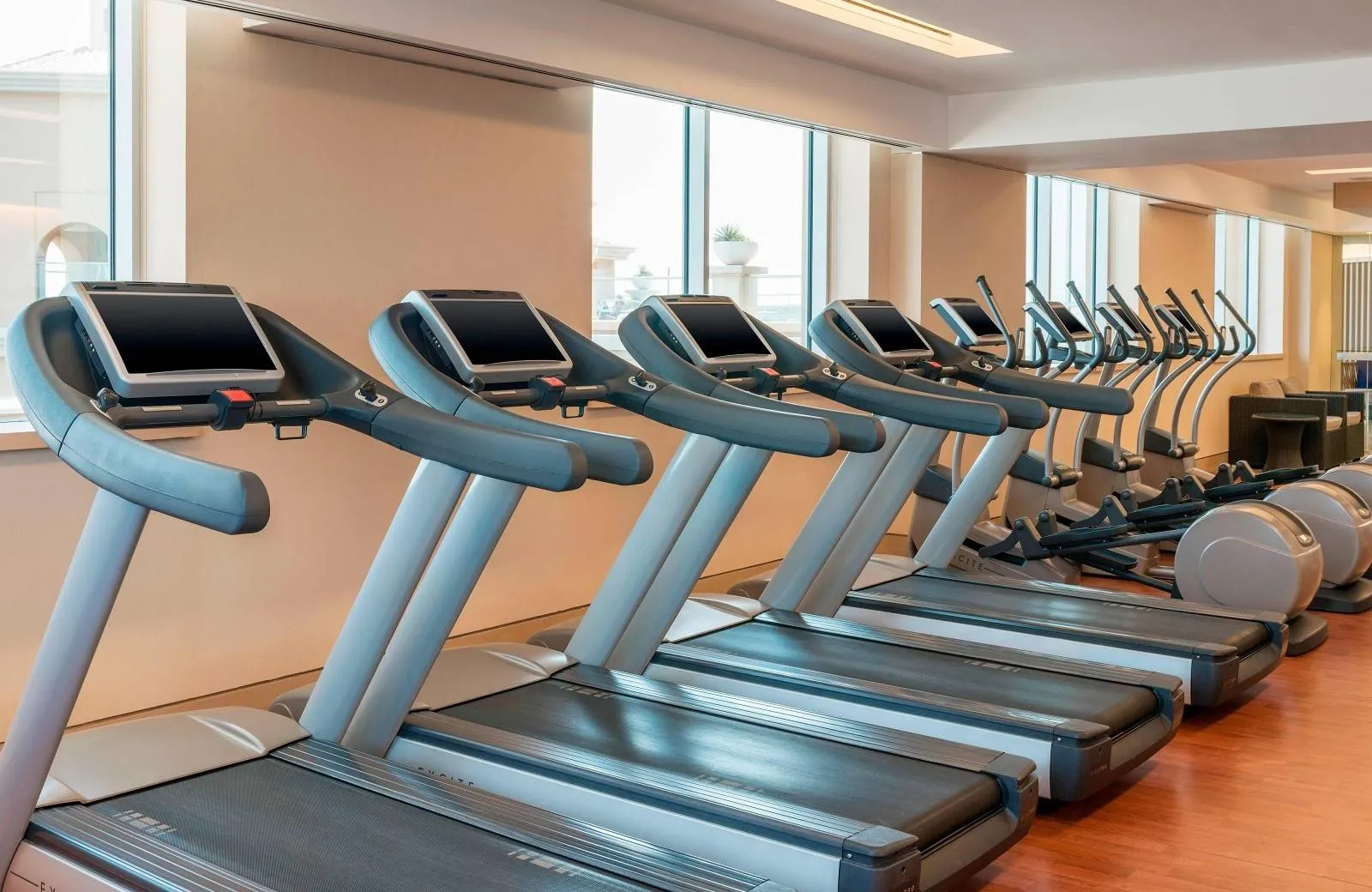 Sheraton Mall of the Emirates Hotel, Dubai 5*