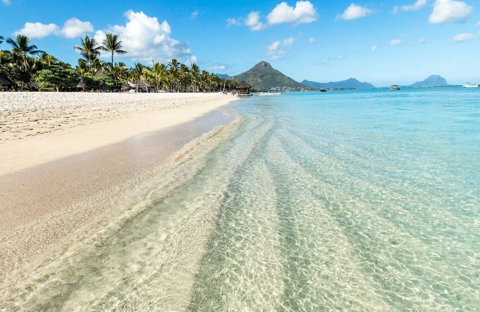 La Pirogue, A Sunlife Resort 4*