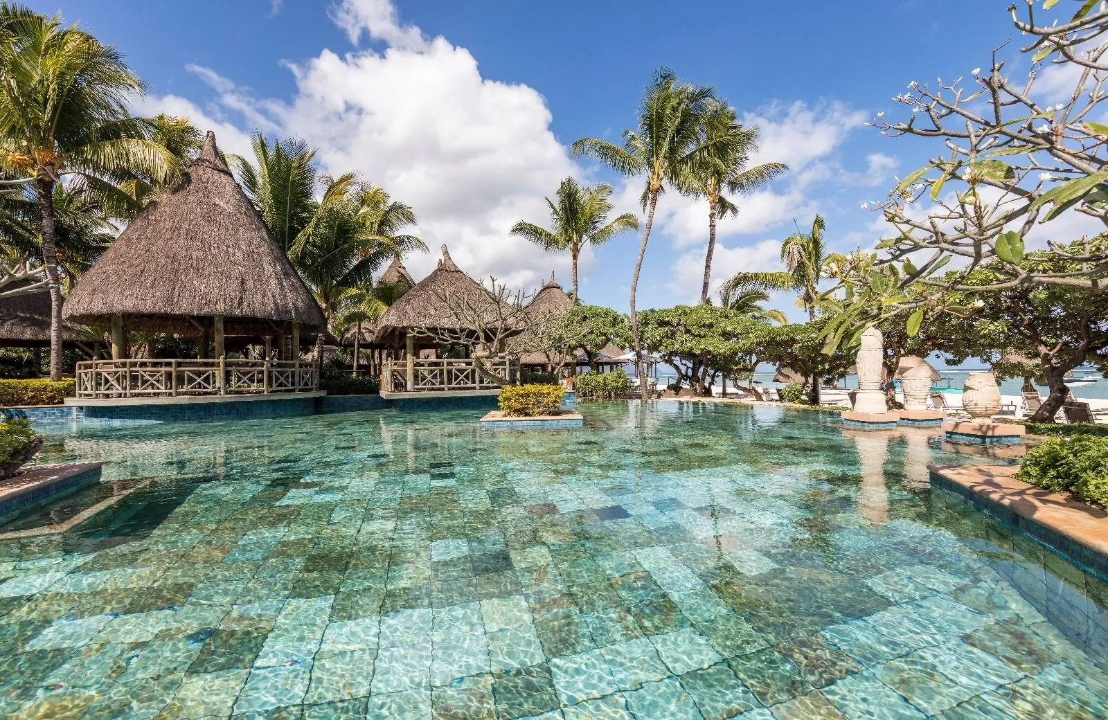 La Pirogue, A Sunlife Resort 4*