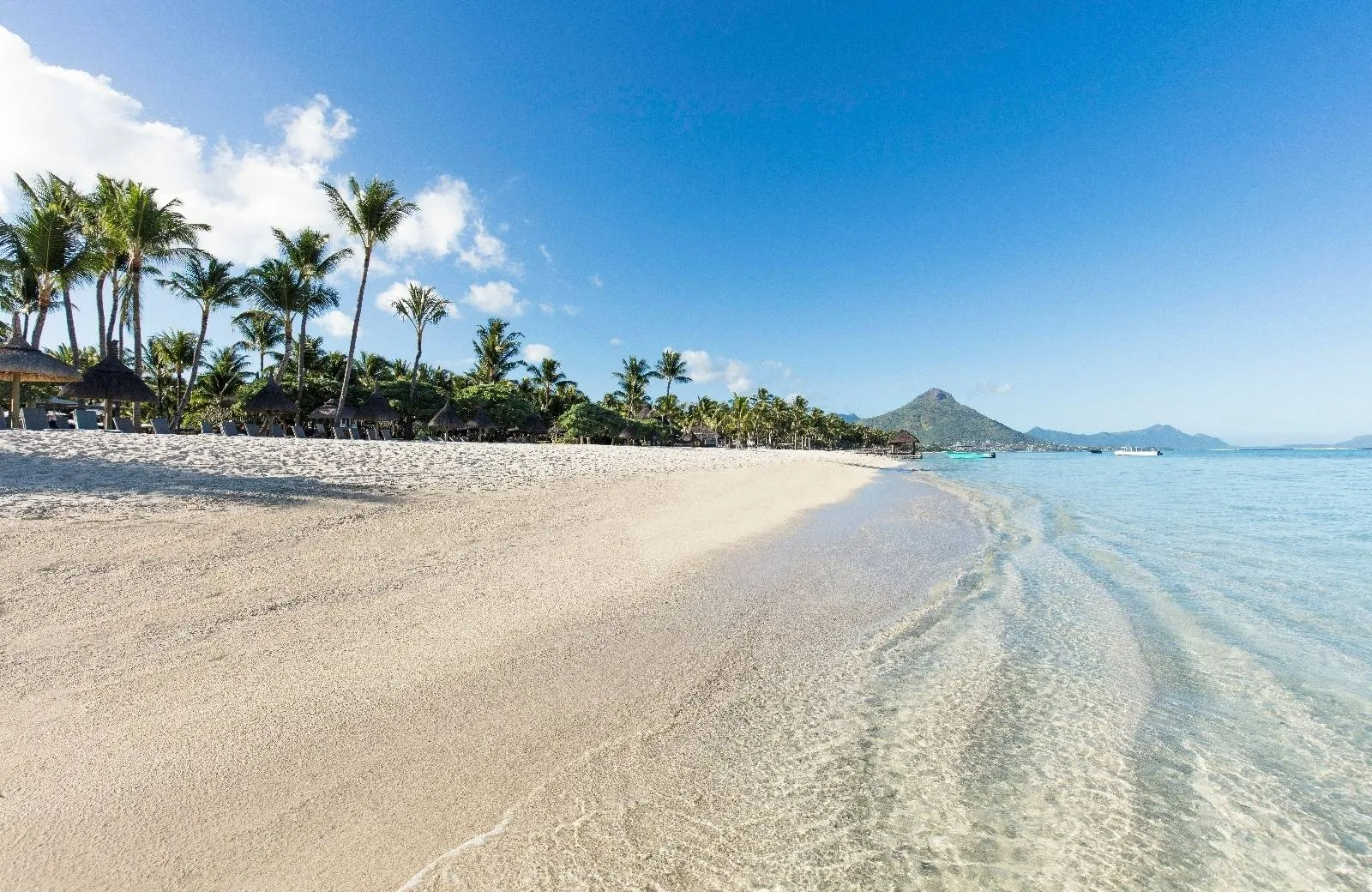 La Pirogue, A Sunlife Resort 4*