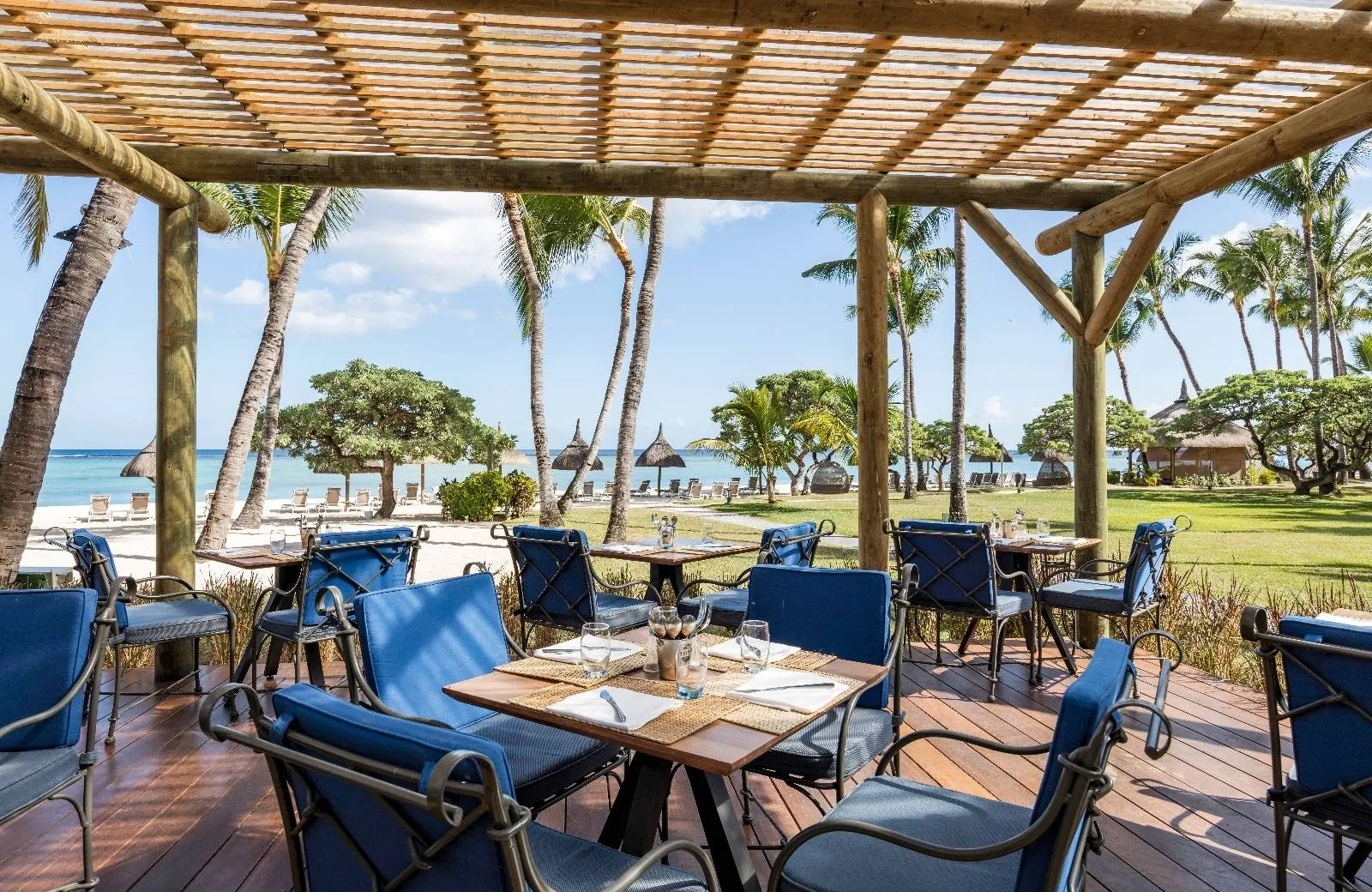 La Pirogue, A Sunlife Resort 4*