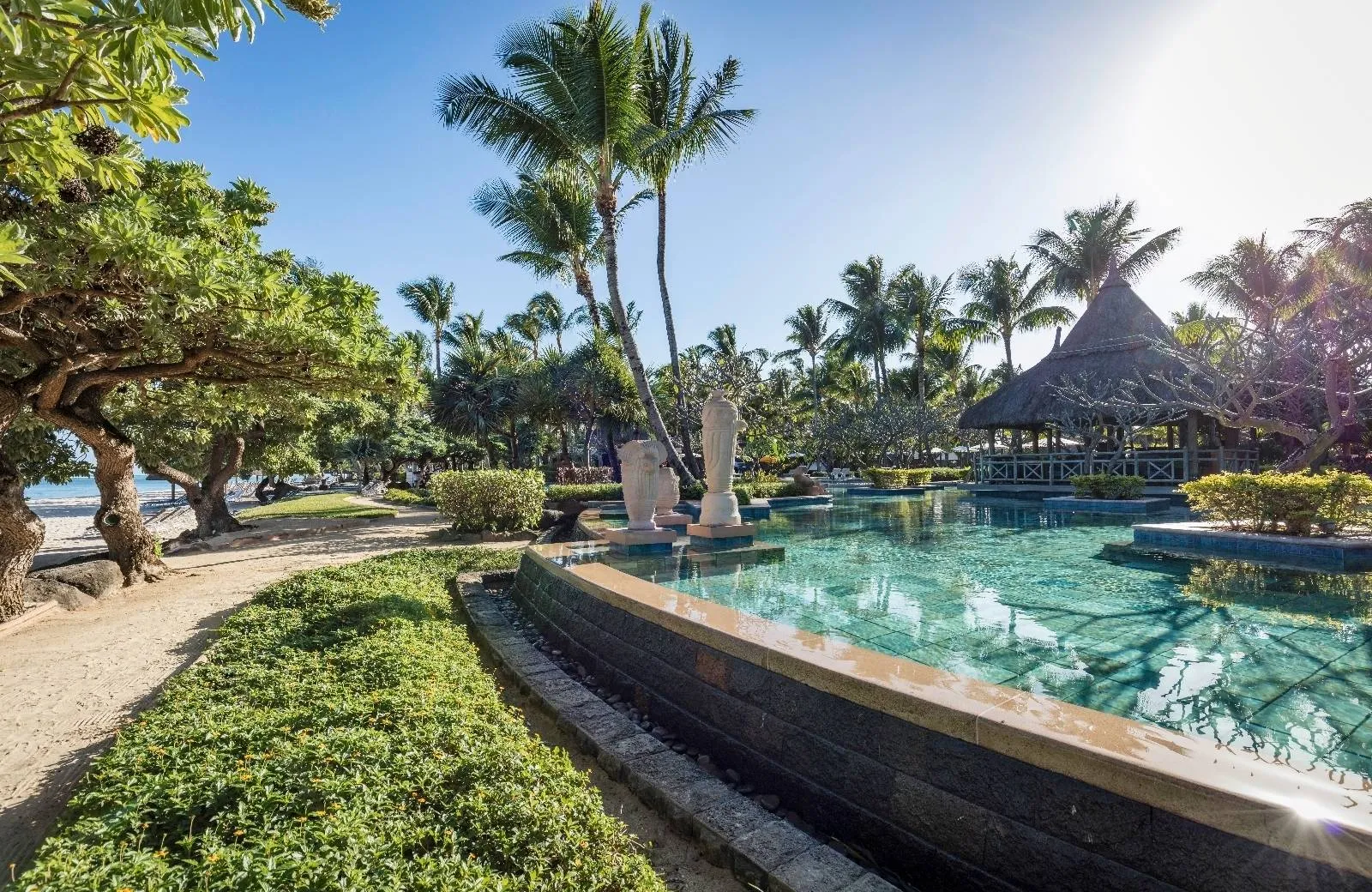 La Pirogue, A Sunlife Resort 4*