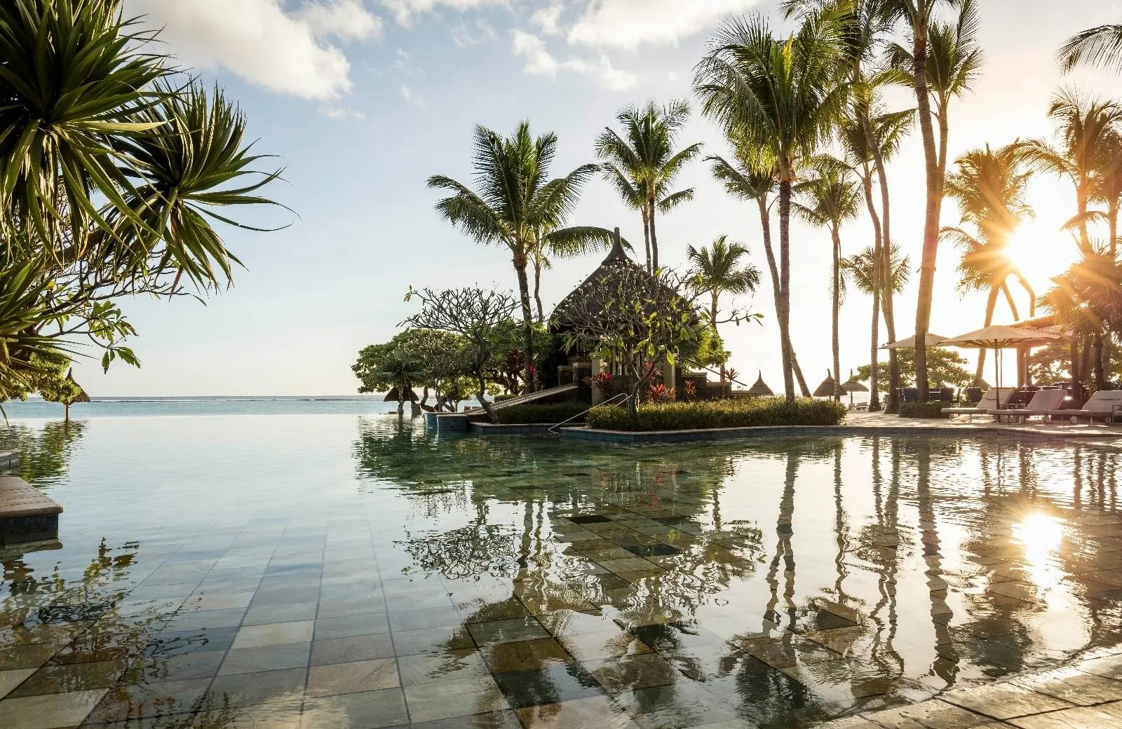 La Pirogue, A Sunlife Resort 4*