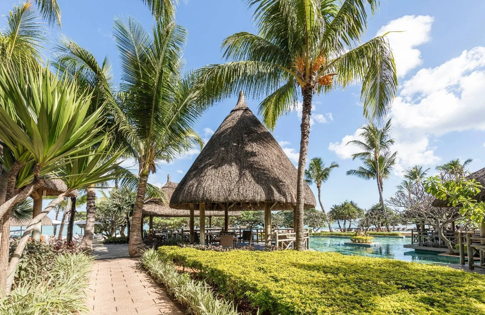 La Pirogue, A Sunlife Resort 4*