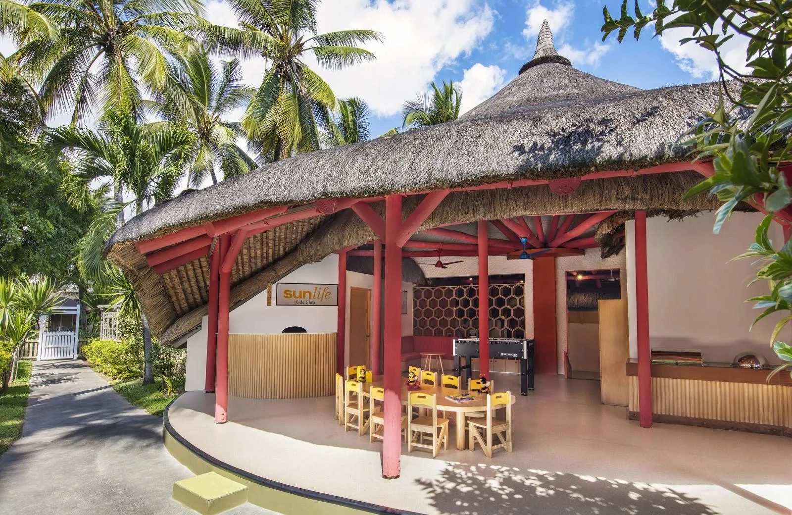 La Pirogue, A Sunlife Resort 4*