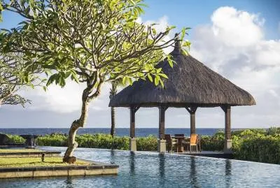 Shanti Maurice Resort & Spa 5*
