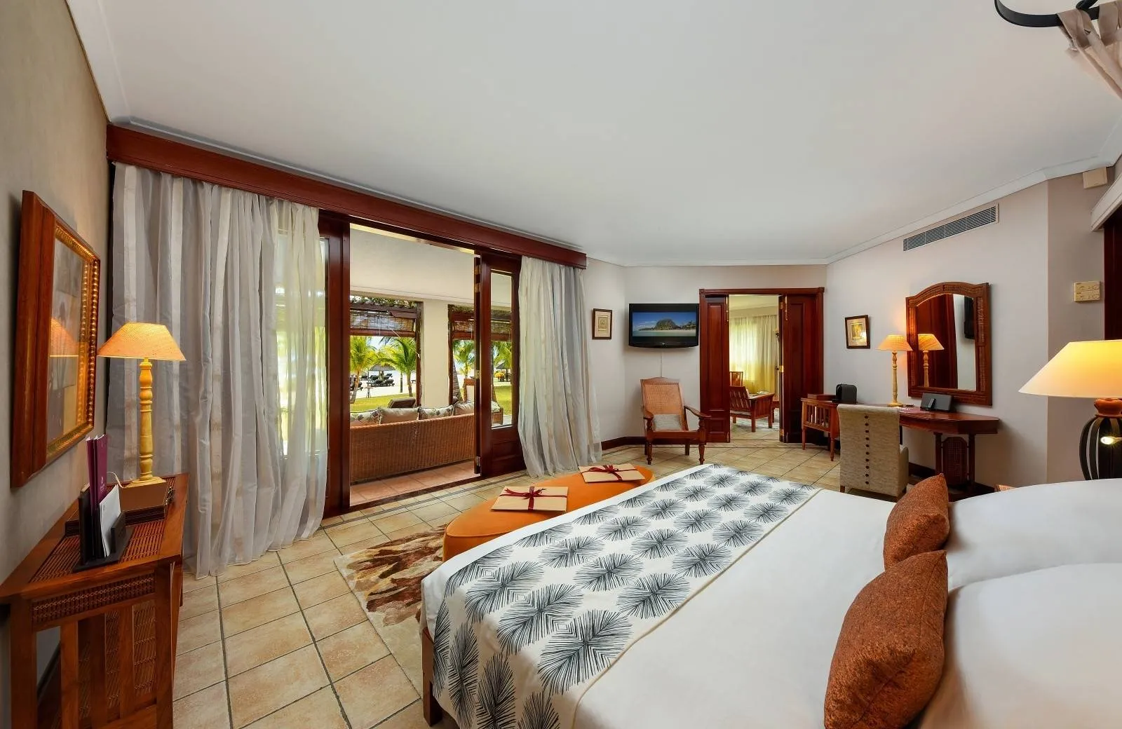Dinarobin Beachcomber Golf Resort & Spa 5*