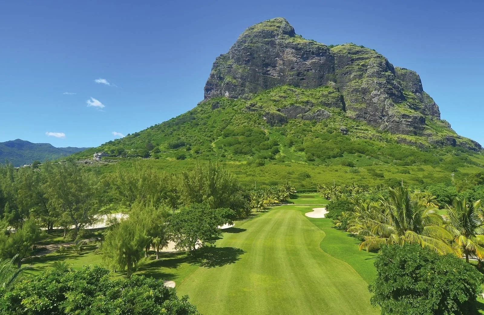 Paradis Beachcomber Golf Resort & Spa 5*