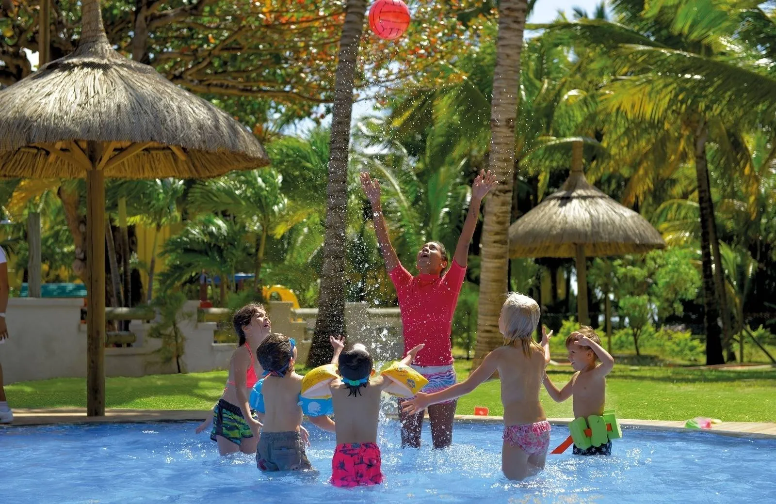 Paradis Beachcomber Golf Resort & Spa 5*