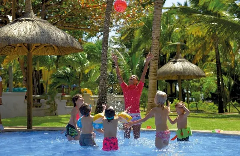 Paradis Beachcomber Golf Resort & Spa 5*