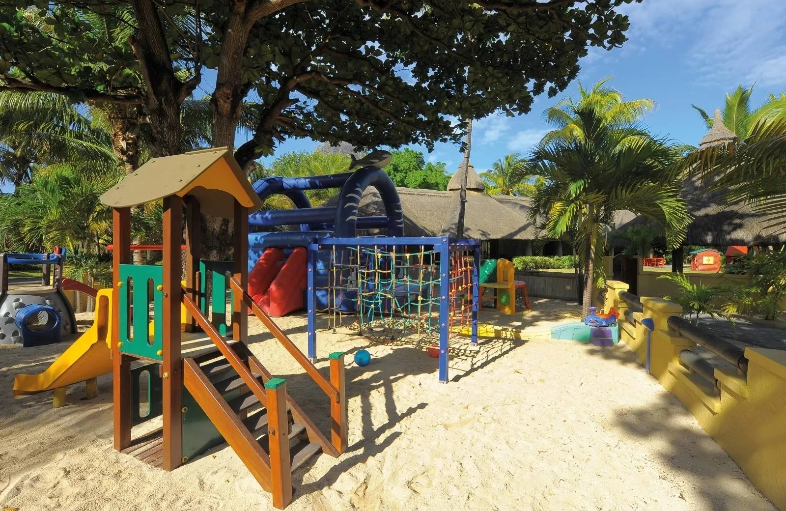 Paradis Beachcomber Golf Resort & Spa 5*