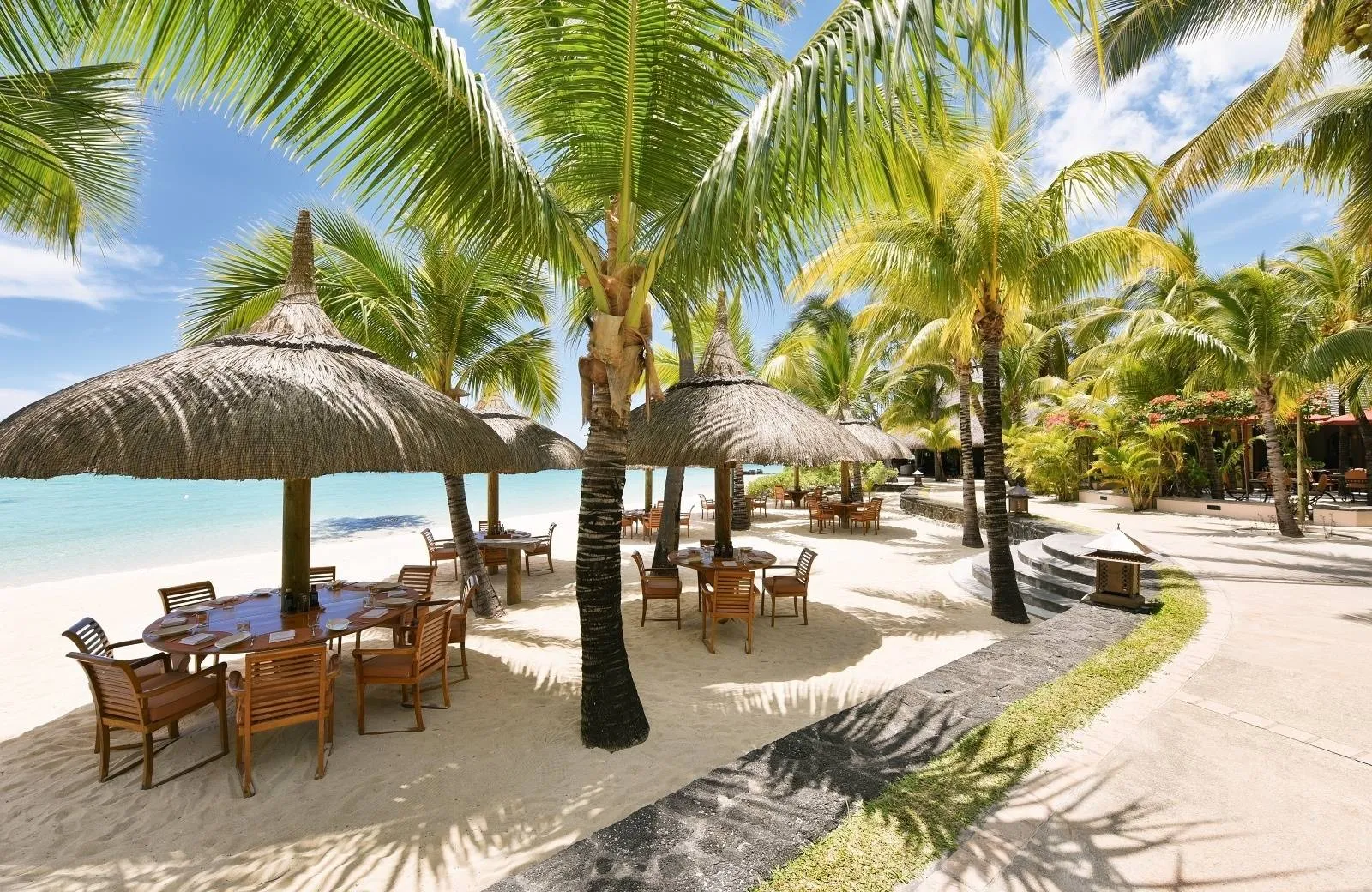 Paradis Beachcomber Golf Resort & Spa 5*