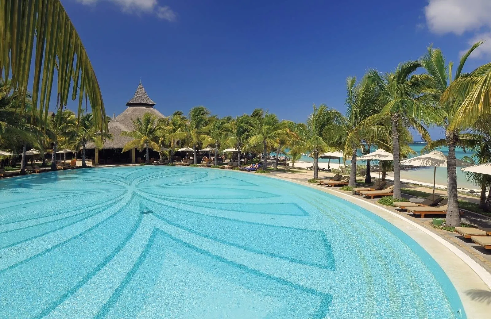 Paradis Beachcomber Golf Resort & Spa 5*