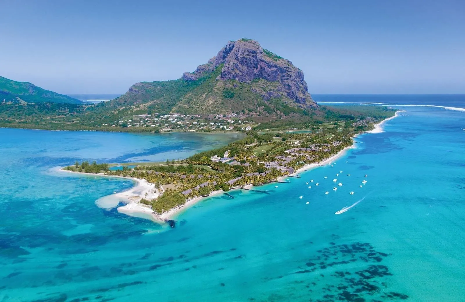 Paradis Beachcomber Golf Resort & Spa 5*