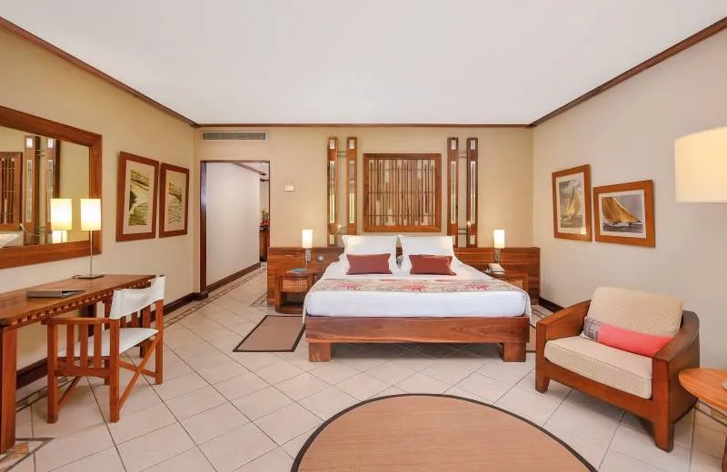 Paradis Beachcomber Golf Resort & Spa 5*