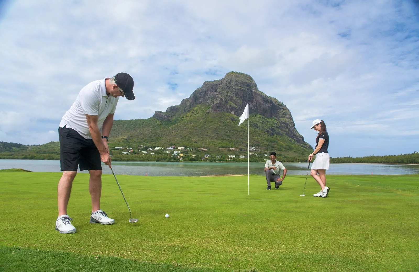 Paradis Beachcomber Golf Resort & Spa 5*