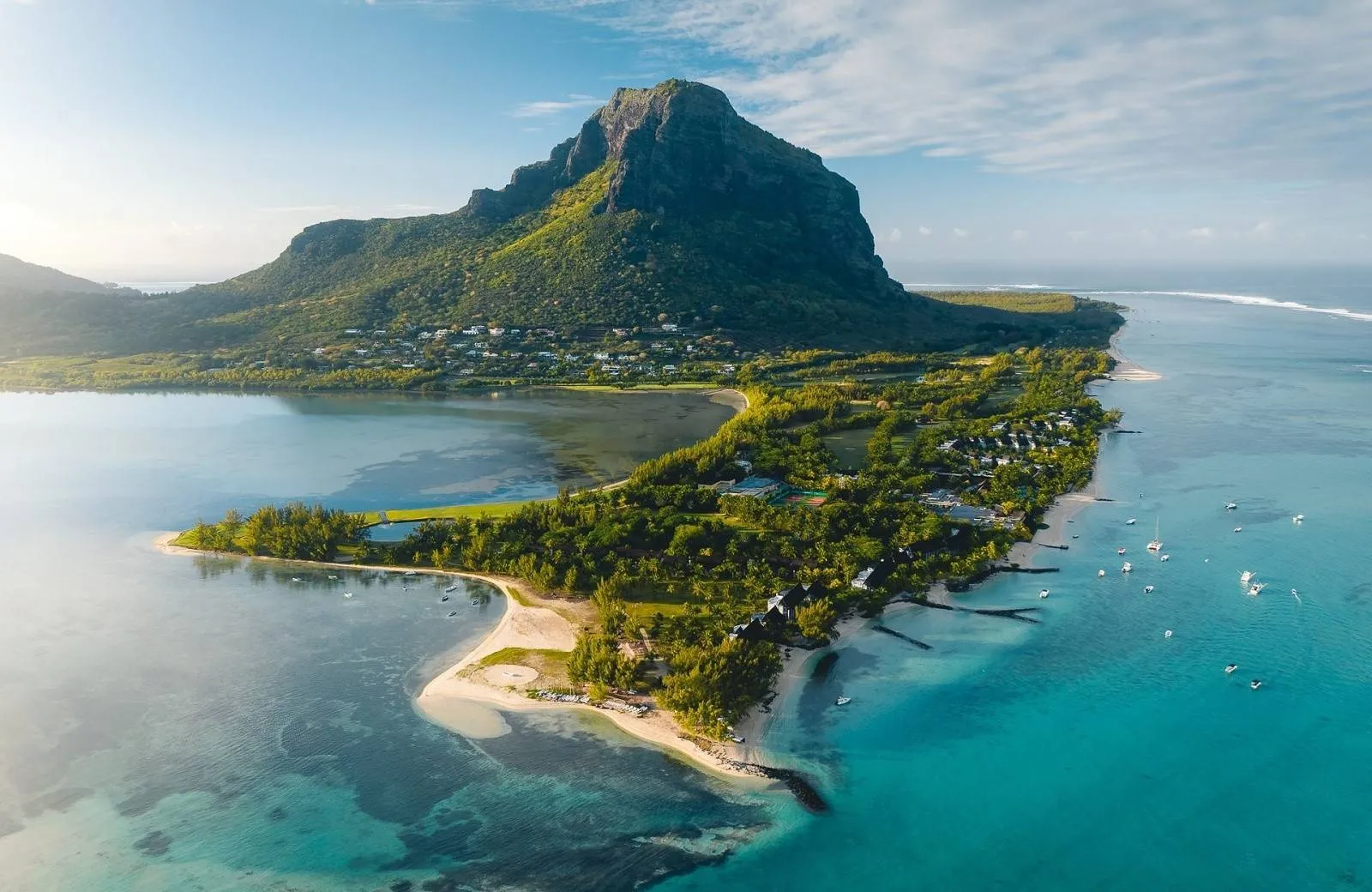 Paradis Beachcomber Golf Resort & Spa 5*