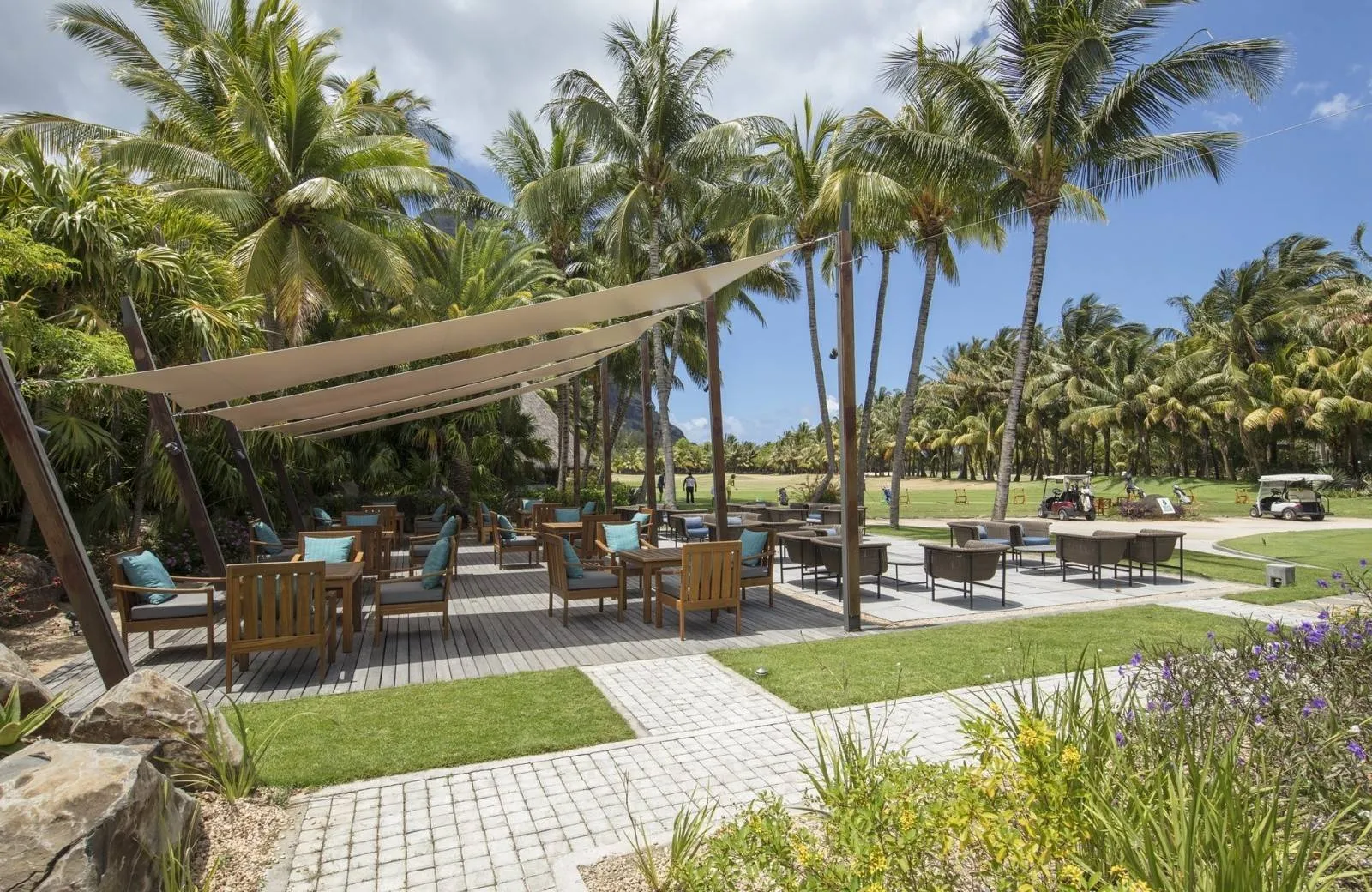 Paradis Beachcomber Golf Resort & Spa 5*