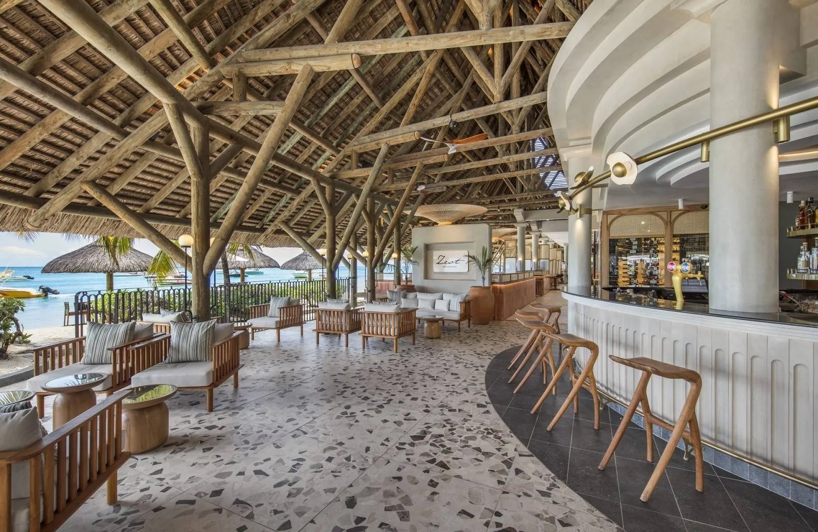 Paradis Beachcomber Golf Resort & Spa 5*