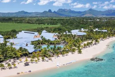 Victoria Beachcomber Resort & Spa 4*