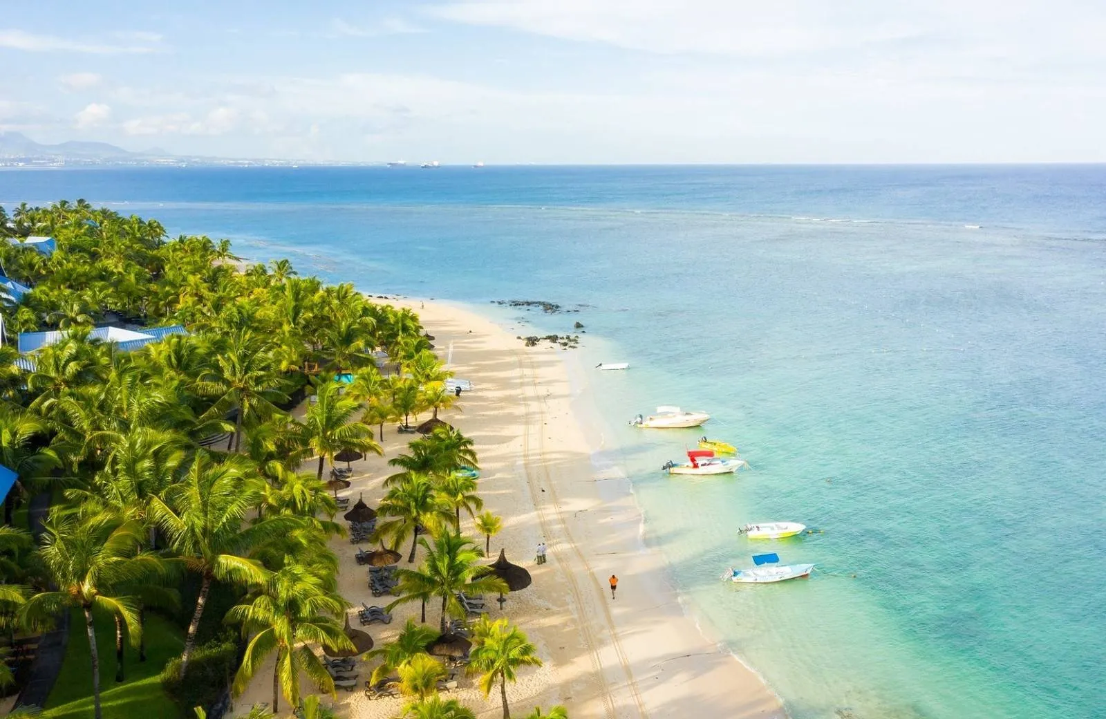 Victoria Beachcomber Resort & Spa 4*