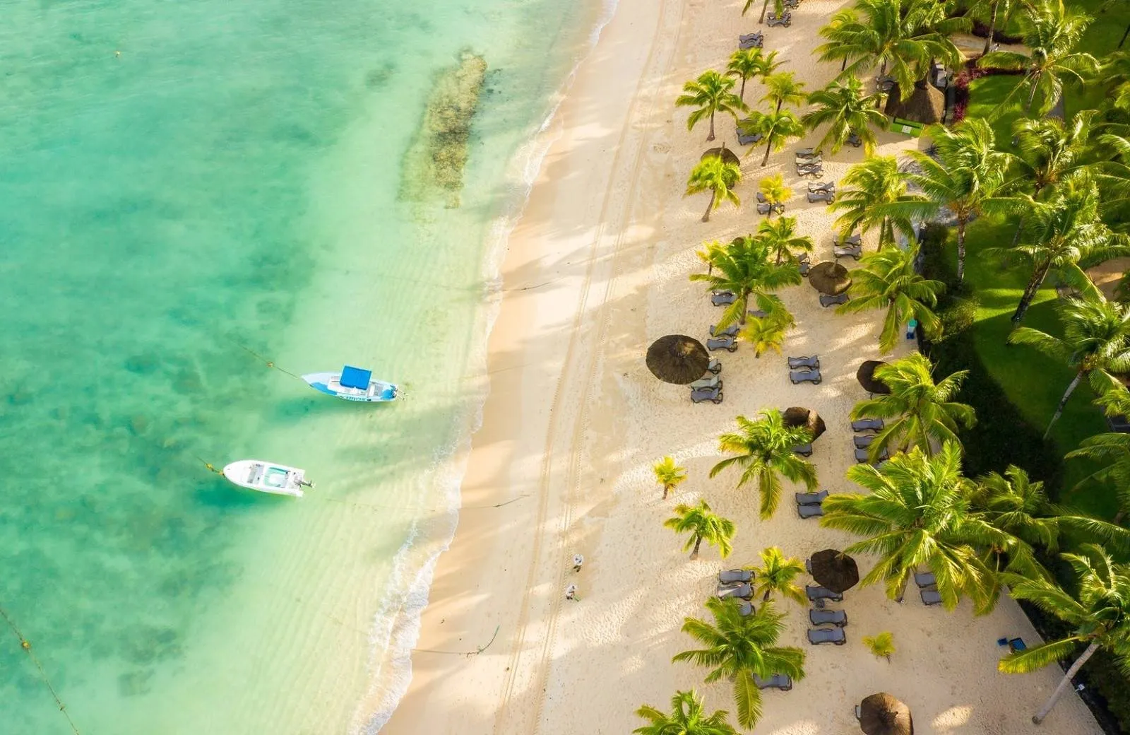 Victoria Beachcomber Resort & Spa 4*